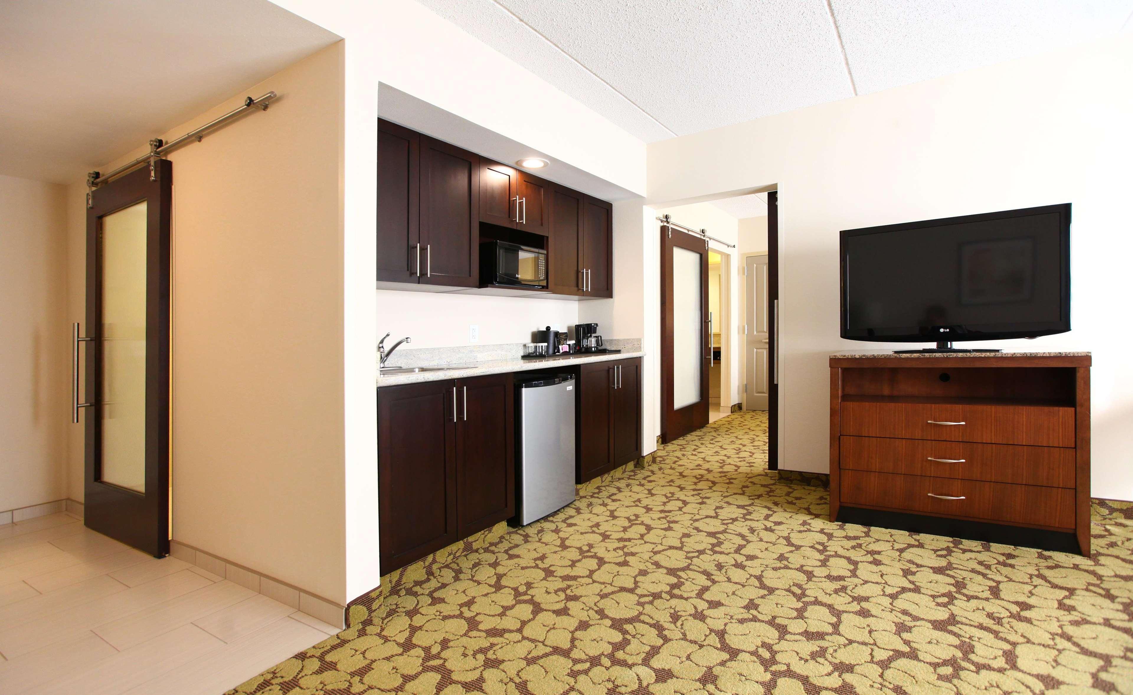 Hilton Garden Inn Olathe Exterior photo